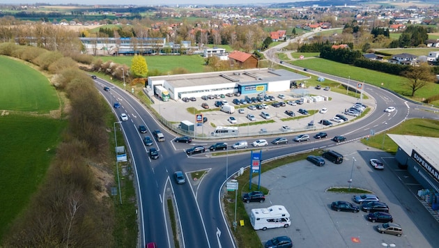 Die Hofer-Kreuzung in Altheim soll eine Ampel bekommen. (Bild: Scharinger Daniel)