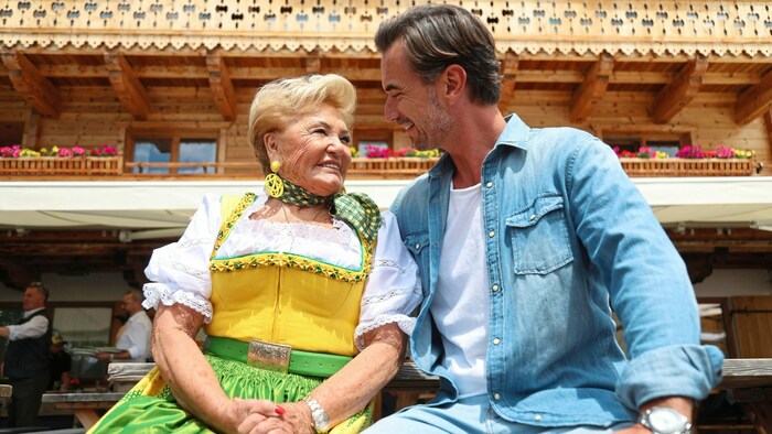 Rosi Schipflinger begrüßte den Showmaster herzlich.