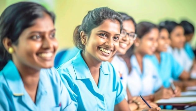 Ab Herbst sind diplomierte Pflegekräfte aus Indien im Einsatz. (Bild: Vadi Fuoco - stock.adobe.com)