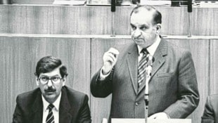 El canciller del SPÖ Fred Sinowatz en el Consejo Nacional - junto a él el vicecanciller Norbert Steger (FPÖ) (Imagen: Votava)
