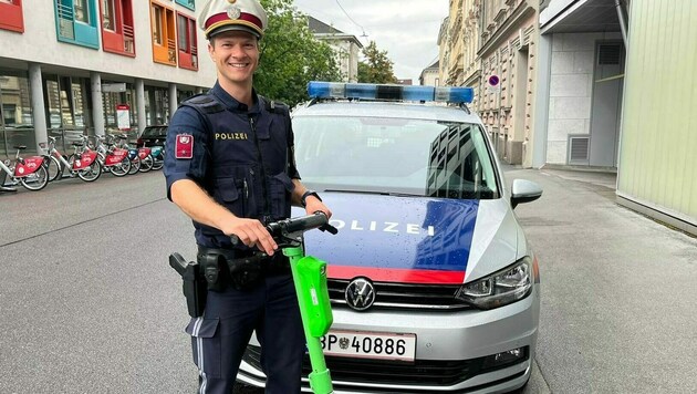 In Linz konnte ein Polizist dank der Wendigkeit des E-Scooters einen Verdächtigen erwischen. (Bild: LPD OÖ)