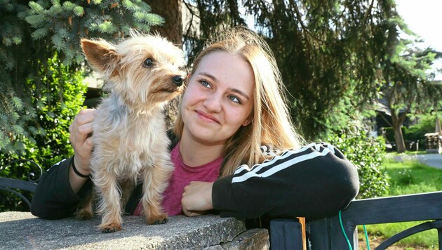 Melissa M. ist so glücklich: „Buddy“ ist endlich wieder da. (Bild: Juergen Radspieler)