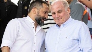Uli Hoeneß mit Hasan Salihamidzic (Bild: APA/dpa/Sven Hoppe)