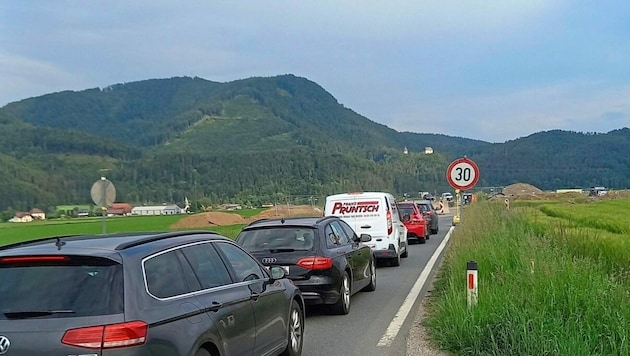 Lippitzbacher Straße: Eine Ampel regelt den Verkehr (Bild: Schager Gerlinde)