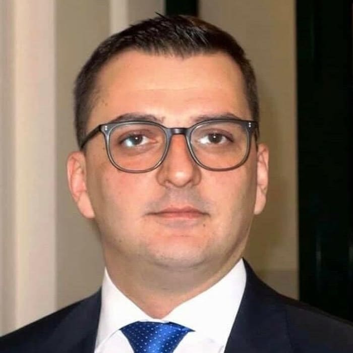 Lawyer Mirsad Mulsiu defends the diplomat in the Vienna Regional Court.