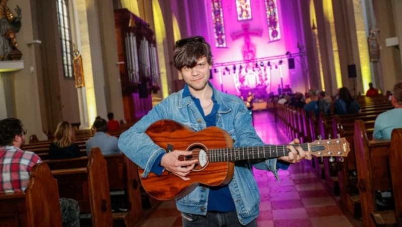 Der Nino aus Wien trat in der Andräkirche auf (Bild: Tschepp Markus)