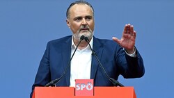 Hans Peter Doskozil (Burgenlands Landeshauptmann) stößt das SPÖ-Strategiepapier, das Parteichef Andreas babler stärken soll, sauer auf. (Bild: APA/Helmut Fohringer)