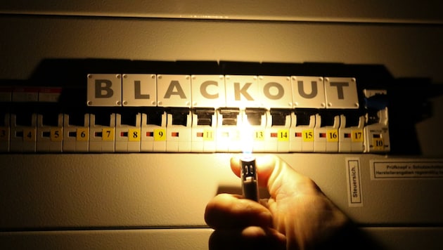 Und plötzlich ist es stockdunkel! Aufgezeigt werden viele Lücken in der Blackout-Vorsorge. (Bild: Scharinger Daniel)
