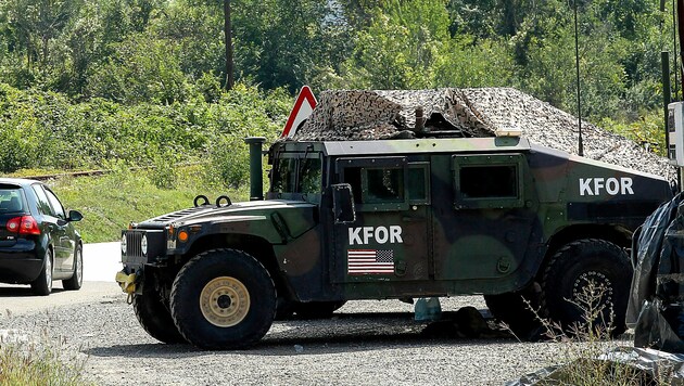 Nach dem jüngsten Gewaltausbruch sind die Sicherheitsmaßnahmen im Norden des Kosovo erhöht worden. (Bild: APA/AFP/SASA DJORDJEVIC)