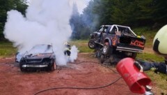 Abenteuer mit Autowrack endete mit Vollbrand. (Bild: FF Maria Wörth-Reifnitz)