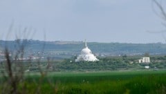 Jahrelang gab es heftige Diskussion wegen des buddhistischen Tempels in Grafenwörth (Bild: Attila Molnar)