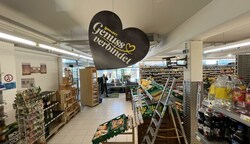 In der Unimarktfiliale in Leonding hängt seit Monatsbeginn der Haussegen schief. Ein Eilverfahren soll nun eine Lösung bringen. (Bild: Constantin Handl)