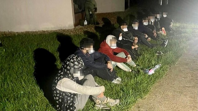 Aufgriff von zehn Flüchtlingen aus Marokko in der Nacht auf Montag in Deutschkreutz. (Bild: Schulter Christian, Krone KREATIV)
