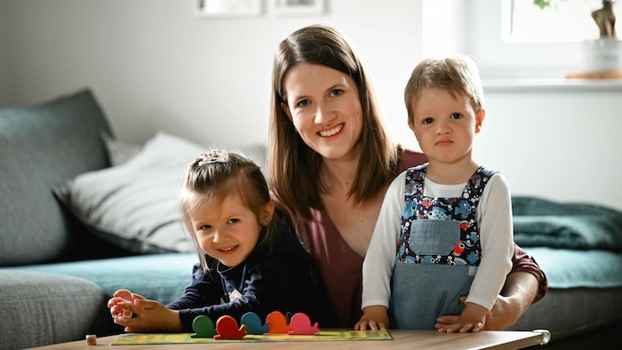 Redakteurin Simone Stockhammer versucht seit Kurzem, Kinder und Beruf zu schaukeln.