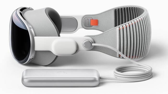 Die Laufzeit des über einen externen Akkupack mit Strom versorgten Headsets gibt Apple mit zwei Stunden an.