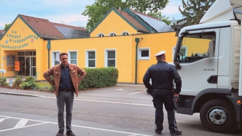 Bürgermeister Nagel macht sich selbst ein Bild (Bild: Marktgemeinde Leopoldsdorf im Marchfeld)