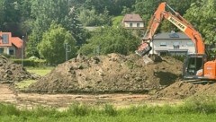 Die Grabungsarbeiten wurden von der Behörde gestoppt. (Bild: Die Grünen Markt Piesting)