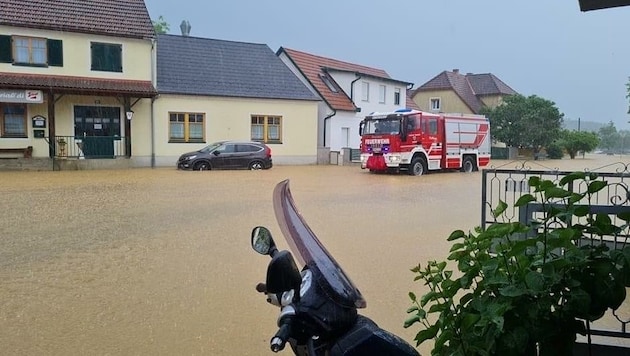 In kurzer Zeit stand bereits Oberdorf unter Wasser. (Bild: zVg)