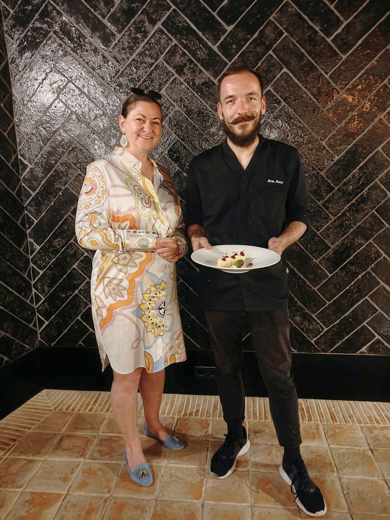 Besuch bei Küchenchef Miro Marić. Sein Ziel ist es, das kulinarische Angebot des Maslina Resorts mit Kreativität, Saisonalität und Regionalität zu bereichern. (Bild: Andrea Thomas)