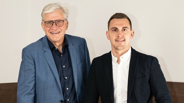 Günther Reindl (63) und sein Sohn Tobias (27) führen den Berufsbekleidungsspezialisten.