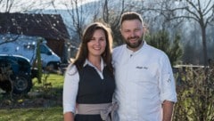 Philipp Essl und Marie-Theres Weichslbaum vom Landgasthaus Essl in der Wachau freuen sich über die Auszeichnung (Bild: Attila Molnar)