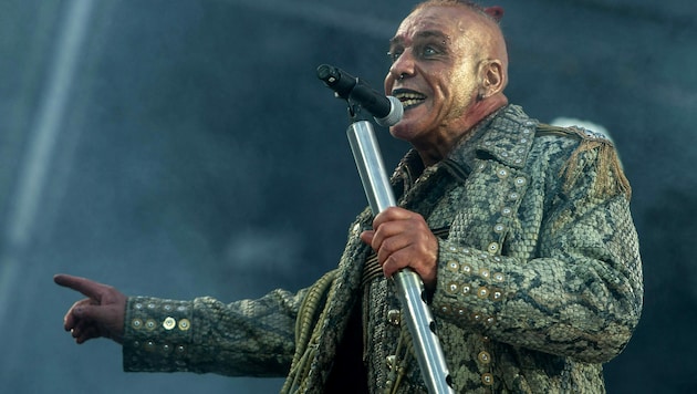 With a poem on his Instagram profile, Till Lindemann is causing speculation among his fans about a farewell to Rammstein. (Bild: APA/AFP/dpa/Christophe Gateau)