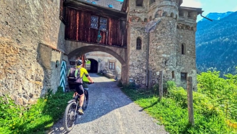 Das Schloss Fernstein stellt einen geschichtlichen Höhepunkt dar (Bild: Toni Silberberger)