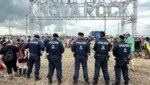 Die Polizei hat ein wachsames Auge auf das Festival. (Bild: Schulter Christian)