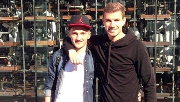 Sinan Bytyqi (li.) und Inters Edin Dzeko