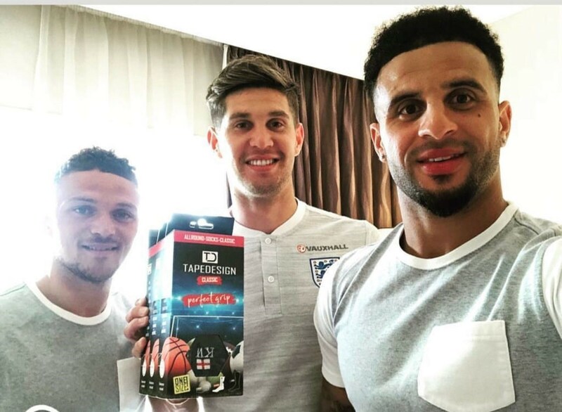 Kieran Trippier (li.), John Stones und Kyle Walker (Bild: Tapedesign/zVg.)