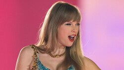 Taylor Swift hatte eine unabsichtliche „Zwischenmahlzeit“ bei ihrem Konzert. (Bild: APA/AFP/SUZANNE CORDEIRO)