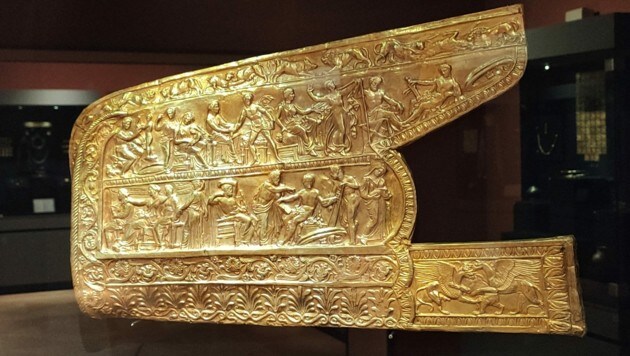 Dieser goldene skythische Gorytos, ein Behälter für einen Bogen, befindet sich in Kiew. Auch andere Goldschätze sollen jetzt dorthin zurückgehen. (Bild: Wikimedia Commons/VoidWanderer/(CC BY-SA 4.0))