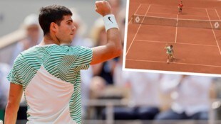 Carlos Alcaraz zaubert in Paris. (Bild: AP, twitter.com/Olly_Tennis_)