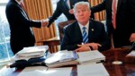 Donald Trump muss sich wegen der Dokumentenaffäre vor Gericht verantworten. (Bild: AP)