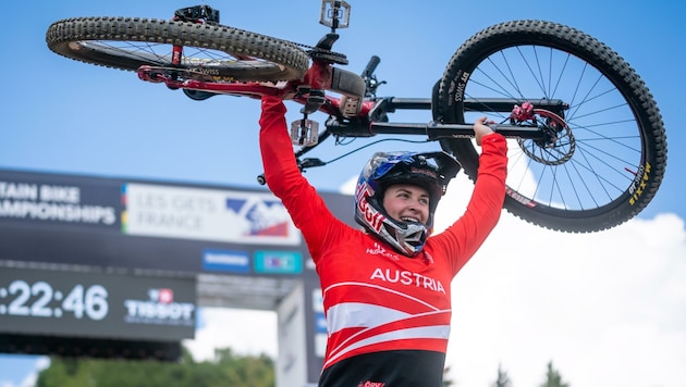Valentina Höll zählt im Mountainbike-Weltcup zu den großen Favoritinnen (Bild: MAXIME SCHMID)