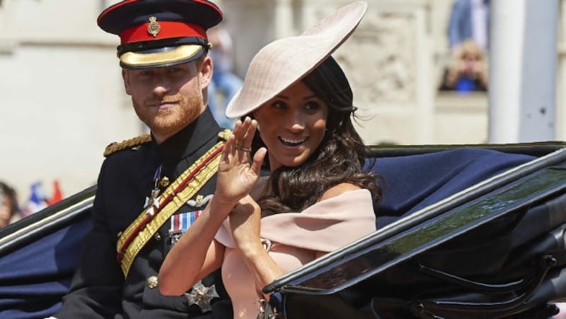 2018 und 2019 nahmen Harry und Meghan noch an der „Trooping the Colour“-Parade teil, 2022 waren sie ebenfalls eingeladen. (Bild: APA/AFP/Niklas HALLE‘N)