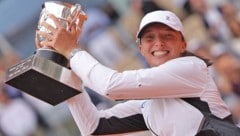 Iga Swiatek holte zum dritten Mal den Titel bei den French Open. (Bild: APA/AFP/Thomas SAMSON)