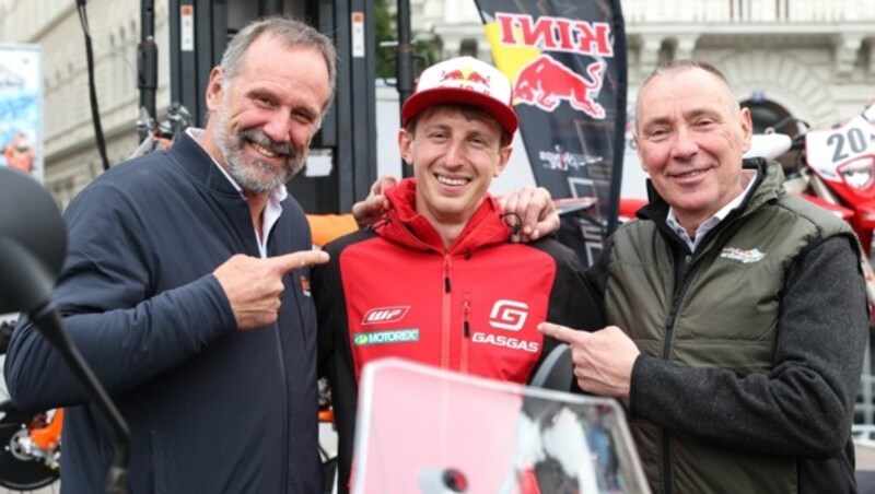 Heinz Kinigadner (l.) mit Michael Walkner und Erzberg-Macher Karl Katoch (Bild: GEPA pictures)