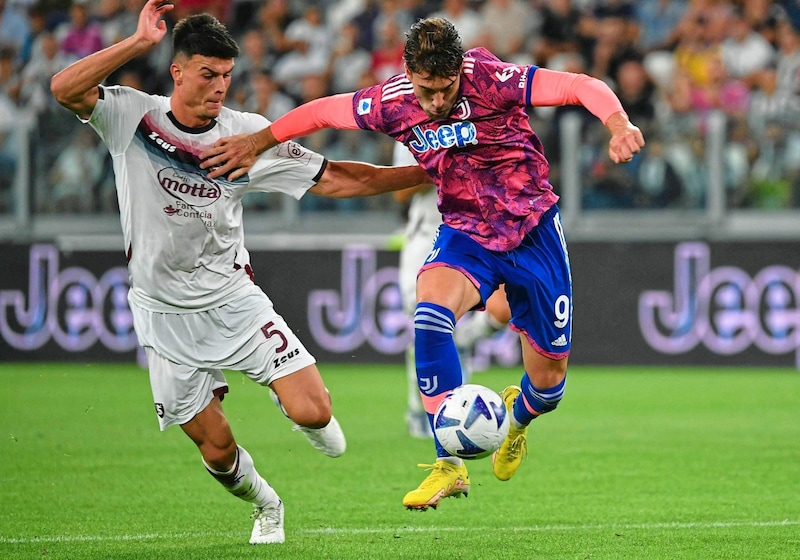 In seinem ersten Spiel über 90 Minuten lieferte sich Daniliuc rassige Duelle mit Juventus-Stürmer Vlahovic und holte mit Salernitana auswärts ein 2:2. (Bild: AFP or licensors)