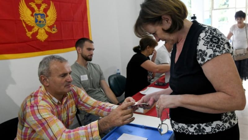 Stimmabgabe in Podgorica (Bild: APA/AFP/SAVO PRELEVIC)