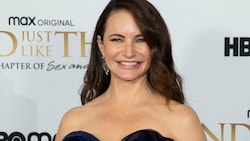 Kristin Davis spricht offen Beauty-Druck und Filler-Pannen. (Bild: APA/AFP/KENA BETANCUR)