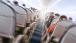 Flugpassagiere müssen sich aufgrund des Klimawandels vermehrt auf Turbulenzen gefasst machen. (Bild: diy13 - stock.adobe.com)