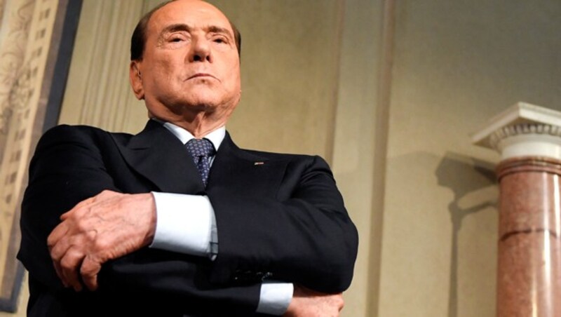 Italiens Ex-Premier Berlusconi wurde am Freitag ins Spital eingeliefert, dort verstarb er Montagfrüh. (Bild: AFP)