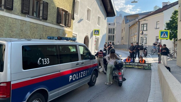 Protestierende blockierten auch die Riedgasse. (Bild: Markus Gassler)