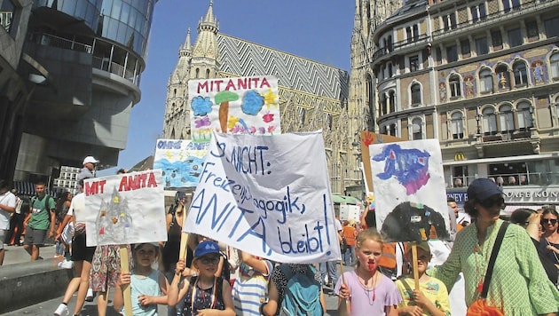 Bereits am 1. Juni streikten die Freizeitpädagogen auf dem Stephansplatz. (Bild: Schiel Andreas)