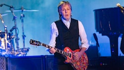 Paul McCartney am Glastonbury Festival (Bild: Joel C Ryan/Invision/AP, File)