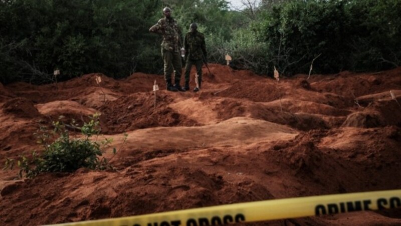 Im Shakahola-Wald nahe der Küstenstadt Malindi im Süden des Landes wurden weitere 19 Tote entdeckt. (Bild: AFP)