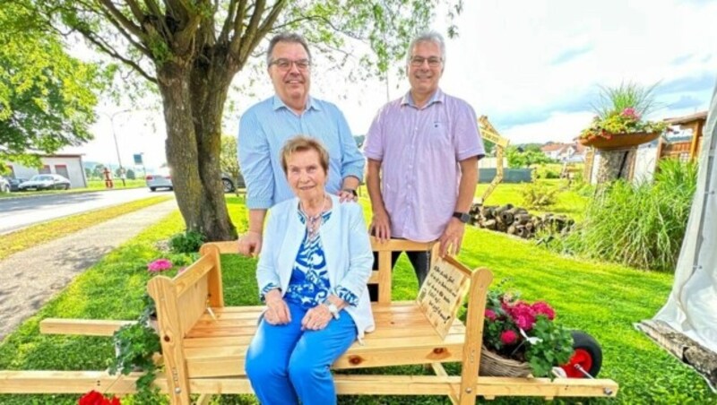 Grete Lederer, Christian Lederer und Egon Panner feierten mit mehr als 60 Gästen. (Bild: Christian Schulter)
