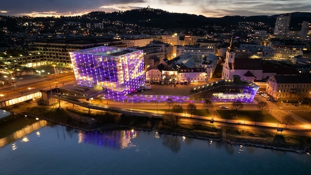 Das Ars Electronica Centrum in Linz wird nun sozusagen zum ersten geistigen Stützpunkt für die neue Digital-Uni IDSA (Bild: Stadt Linz)