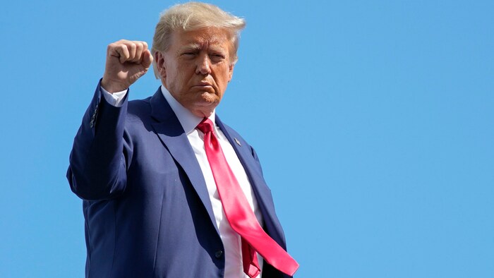 Der frühere US-Präsident Donald Trump hat Akten bewusst versteckt. Das wurde offenkundig, als das FBI Kisten am Klo und an anderen ungewöhnlichen Orten fand.